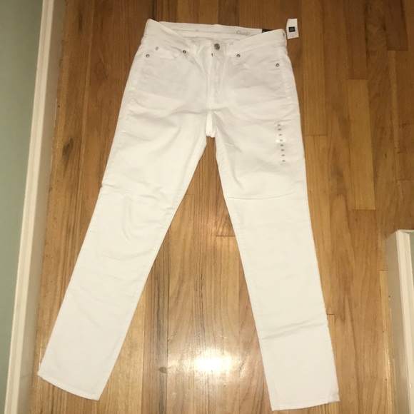 Gap white jeans. Size 28 regular. NWT. - Picture 1 of 3